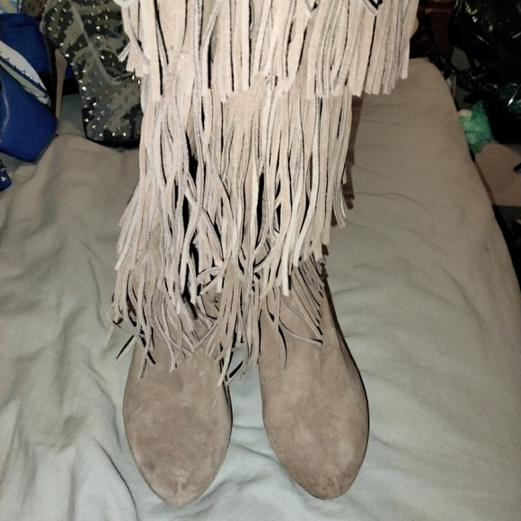 Suede and fringe platform boots. - Picture 1 of 8